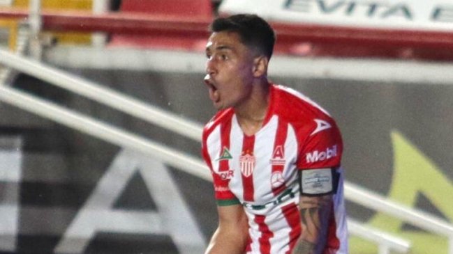 Necaxa contó con la figura de Claudio Baeza para vencer a Santos Laguna de Diego Valdés