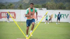 Mauricio Isla entrenó en Flamengo y todo indica que podrá debutar ante Santos