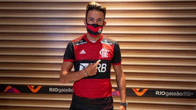 Mauricio Isla asoma como titular en el partido de Flamengo ante Santos de este domingo