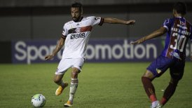 Mauricio Isla brilló con dos asistencias en su estreno como titular en Flamengo
