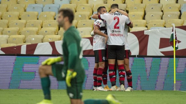 Mauricio Isla celebró con Flamengo en victoria en el clásico ante Fluminense