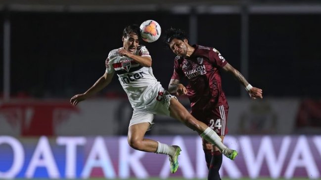 Sao Paulo se encomendó a los autogoles y salvó un empate ante River Plate en Copa Libertadores