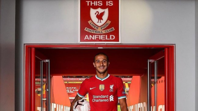Liverpool anunció oficialmente el fichaje de Thiago Alcántara