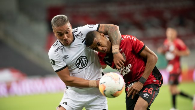 Un deslucido Colo Colo cosechó una derrota ante Atlético Paranaense y se complicó en la Libertadores