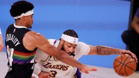 Denver Nuggets frenó a Los Angeles Lakers y recortó distancia en la final del Oeste