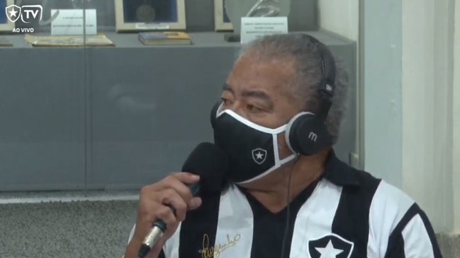 Idolo histórico de Botafogo mandó a una jueza de línea a "lavar la ropa" en criticada actitud machista