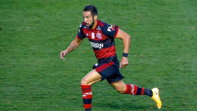 Mauricio Isla fue titular en valioso triunfo de Flamengo sobre Atlético Paranaense en el Brasileirao