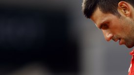 Djokovic golpeó de manera involuntaria a un juez de línea en Roland Garros