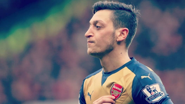 Mesut Ozil sigue cortado en Arsenal: No fue incluido en plantel que jugará Europa League