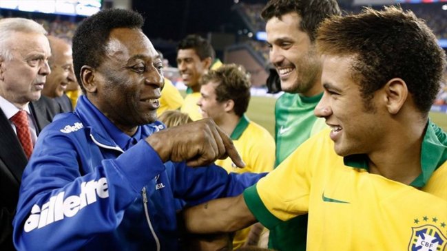 El afectuoso saludo de Neymar a Pelé: Nadie se compara contigo