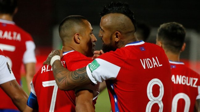 Arturo Vidal y Alexis Sánchez fueron autorizados para viajar a disputar Clasificatorias