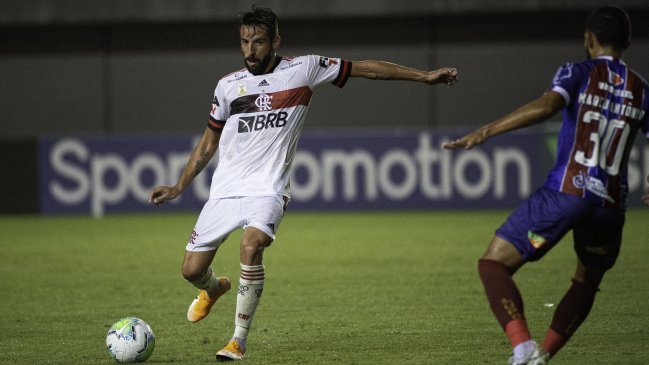 Mauricio Isla quedó sin técnico: Flamengo anunció la salida de Domenec Torrent