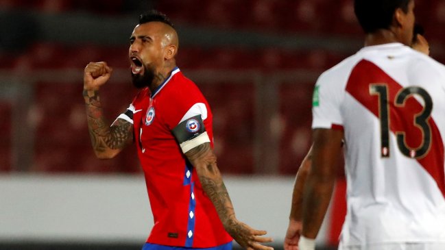 El debate que se tomó redes sociales: ¿El golazo de Vidal a Perú supera al de Salas en Wembley?