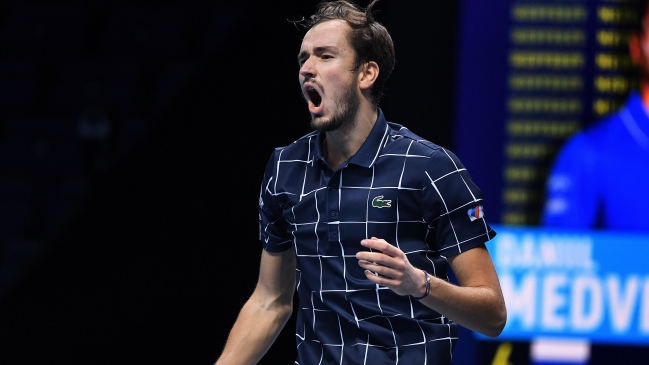 Daniil Medvedev jugará por el título del ATP Finals tras su primera victoria sobre Rafael Nadal