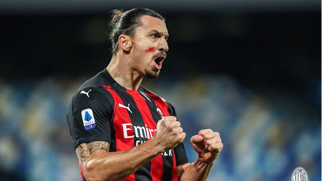 AC Milan se impuso a Napoli y con doblete de Ibrahimovic se aferró al liderato de la Serie A
