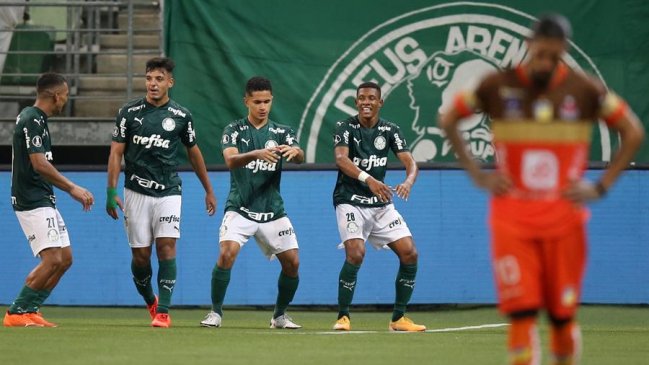 Palmeiras de Benjamín Kuscevic aplastó a Delfín y accedió a cuartos en Copa Libertadores