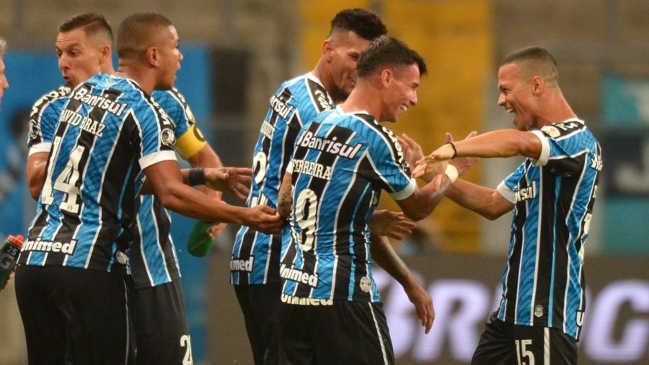 Gremio con César Pinares avanzó a cuartos de la Libertadores tras derrotar a Guaraní
