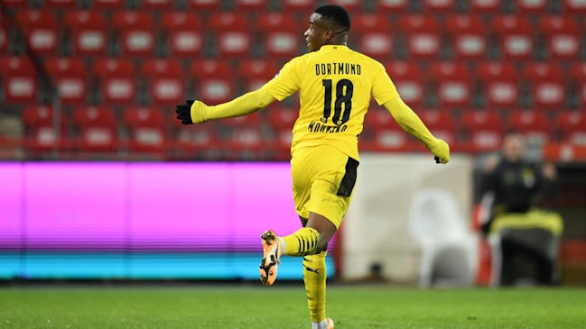 Youssoufa Moukoko se convirtió en el jugador más joven en anotar en la Bundesliga
