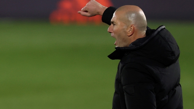 Zidane reconoció que "molesta" que cuestionen los arbitrajes a Real Madrid