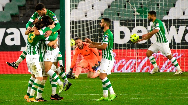 Real Betis de Manuel Pellegrini consiguió un revitalizador triunfo contra Cádiz