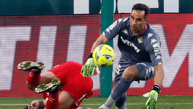 Betis igualó ante Sevilla en el regreso de Claudio Bravo