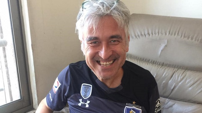 Jorge González se lució con camiseta de Colo Colo: Amo a todos los equipos chilenos