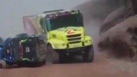 La espectacular maniobra de un piloto checo que evitó un accidente en el Dakar