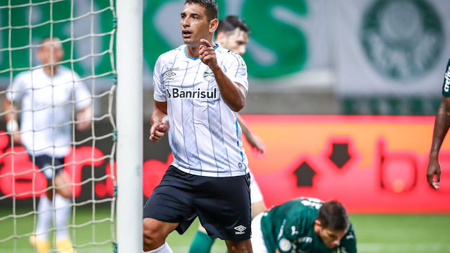 Kuscevic y Pinares vieron acción en encendido empate entre Palmeiras y Gremio en el Brasileirao