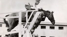 Este viernes se cumplieron 72 años del histórico salto de Alberto Larraguibel en su caballo Huaso