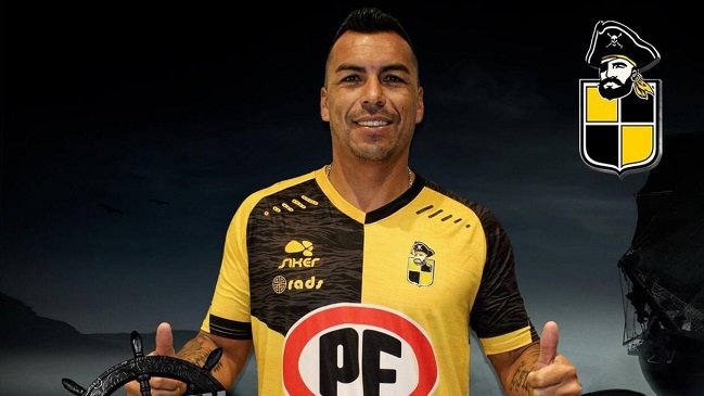 "Nunca pensé verlo con otra camiseta": Las reacciones por el fichaje de Esteban Paredes en Coquimbo