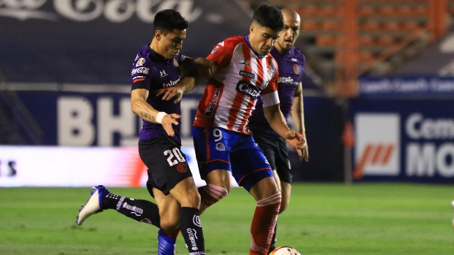 Atlético San Luis de Felipe Gallegos "firmó tablas" contras Toluca de Claudio Baeza en México