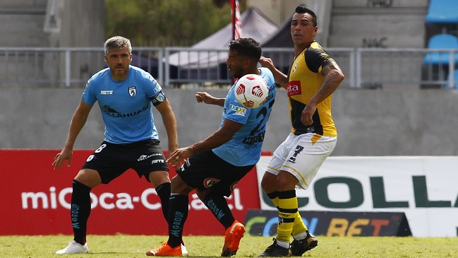 Coquimbo Unido venció a Deportes Iquique con aporte goleador de Esteban Paredes