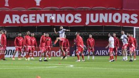 Jugadores con Covid-19 de Argentinos Jrs. están en condiciones de disputar duelo ante U. Católica
