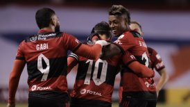 Golazo digno del Puskas acaparó las miradas en triunfazo de Flamengo sobre LDUQ
