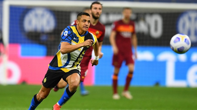 Alexis Sánchez encendió las alarmas en la Roja: Salió lesionado del duelo entre Inter y AS Roma