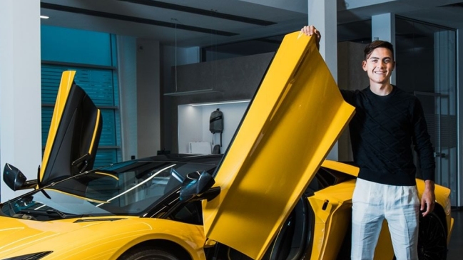Paulo Dybala se compró un Lamborghini tras alcanzar el centenar de goles en Juventus