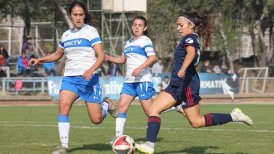 U. Católica y Universidad de Chile se ven la caras en un nuevo clásico estudiantil del fútbol femenino