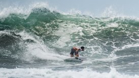 Manuel Selman y Estela López mantuvieron vivo el sueño olímpico de Chile en el surf
