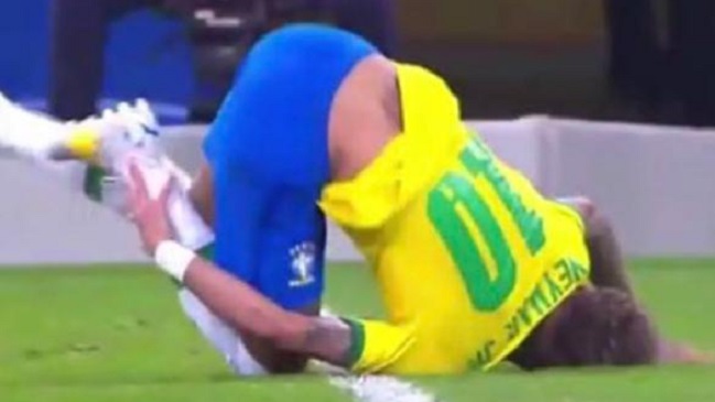 Neymar recibió una infracción y se viralizó por su supuesta exageración