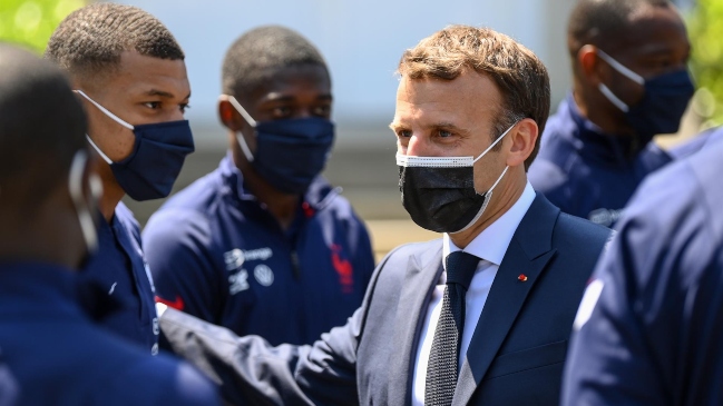 Macron: Creo que es importante que Mbappé se quede en el PSG