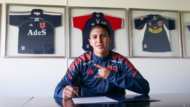 Será azul hasta 2024: Marcelo Morales firmó su primer contrato en Universidad de Chile