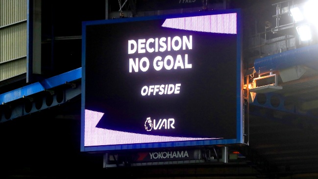 Premier League utilizará líneas más gruesas en el VAR para disminuir polémicas por fuera de juego