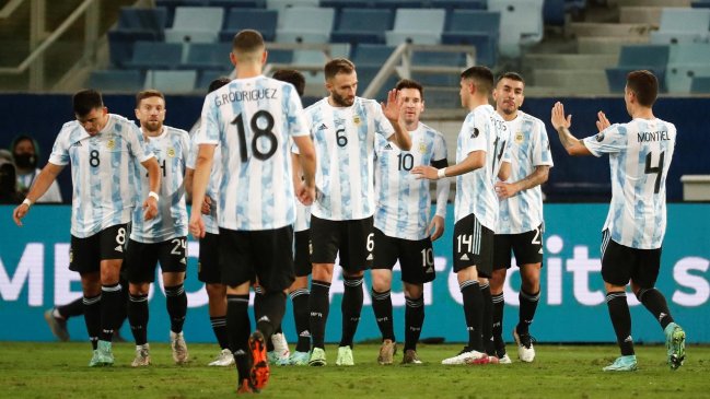 Argentina goleó a la eliminada Bolivia y terminó como líder del Grupo A en la Copa América