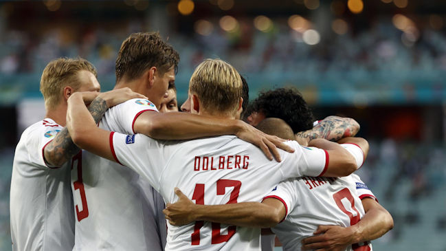 Dinamarca se impuso con exigido triunfo a República Checa y avanzó a semifinales de la Eurocopa
