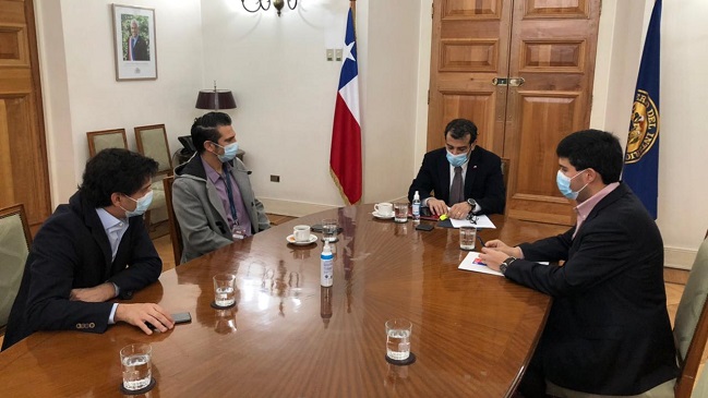 Mark González se reunió con ministros del Interior y Bienes Nacionales en La Moneda