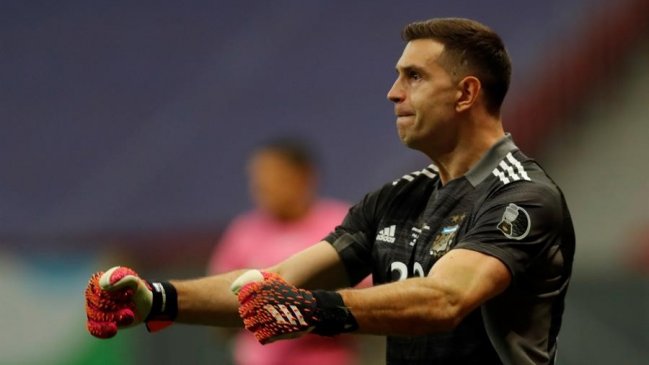 La polémica celebración de Emiliano Martínez en el avance de Argentina a la final de la Copa América