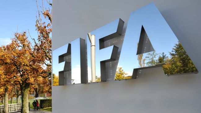 Tiempos de 30 minutos: Los revolucionarios cambios que prueba la FIFA en un torneo juvenil