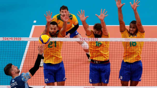 Brasil venció a Argentina en un reñido partido del voleibol masculino en Tokio