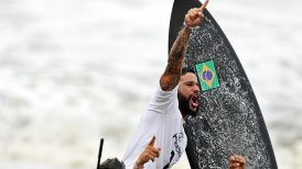 El brasileño Italo Ferreira se convirtió en el primer campeón olímpico en surf