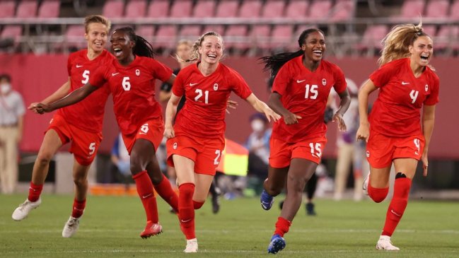 Canadá sorprendió a Estados Unidos y se metió en su primera final olímpica en fútbol femenino
